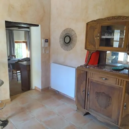 Proche Avignon Grande Maison De Village Au Calme Feriehus