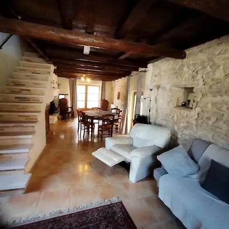 Prázdninový dům Proche Avignon Grande Maison De Village Au Calme Saint-Laurent-des-Arbres
