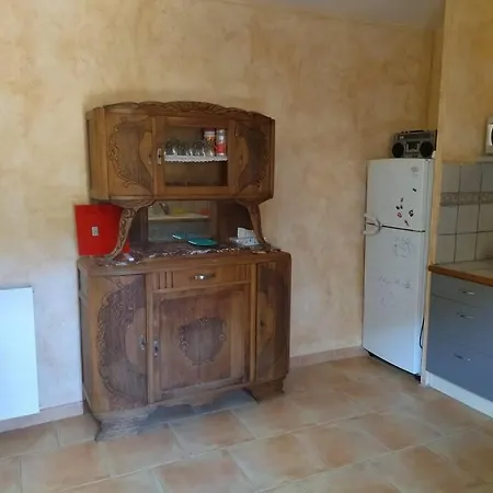 Proche Avignon Grande Maison De Village Au Calme *