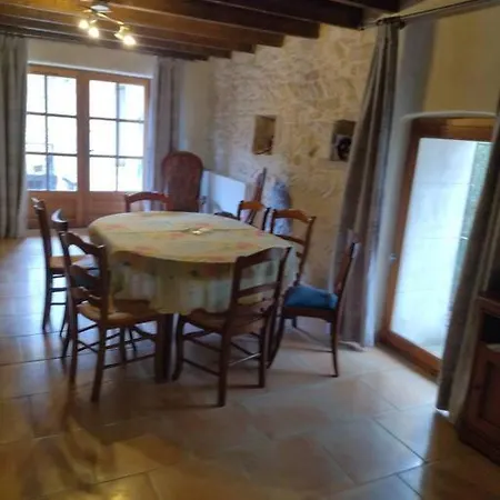 Proche Avignon Grande Maison De Village Au Calme Дом отдыха Сен-Лоран-дез-Арбр
