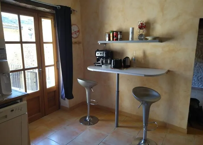 Proche Avignon Grande Maison De Village Au Calme Casa vacanze