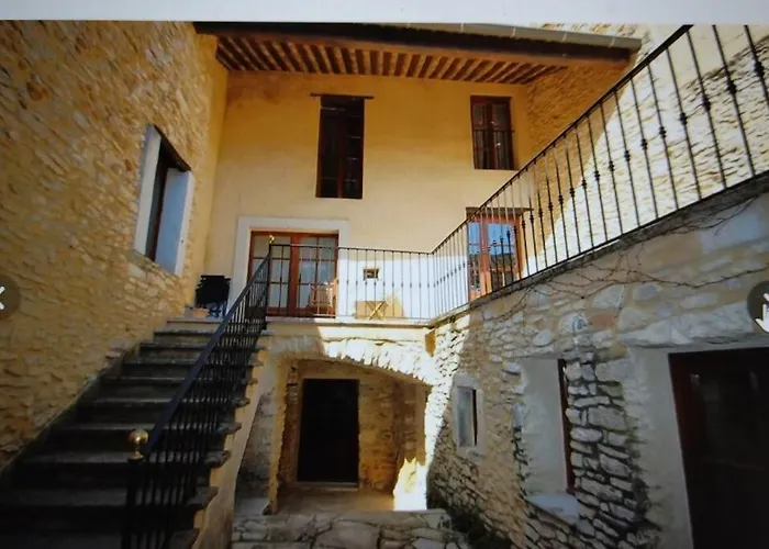 Proche Avignon Grande Maison De Village Au Calme Casa vacanze Saint-Laurent-des-Arbres