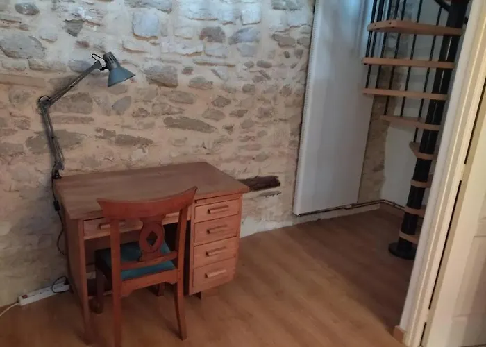 Proche Avignon Grande Maison De Village Au Calme Casa vacanze *