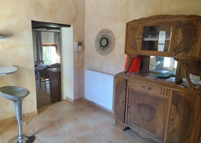 Proche Avignon Grande Maison De Village Au Calme Casa vacanze