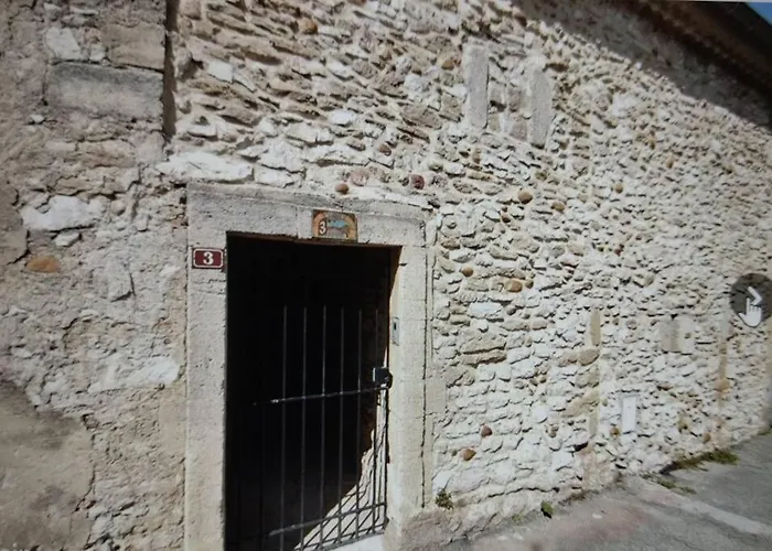 Casa vacanze Proche Avignon Grande Maison De Village Au Calme *