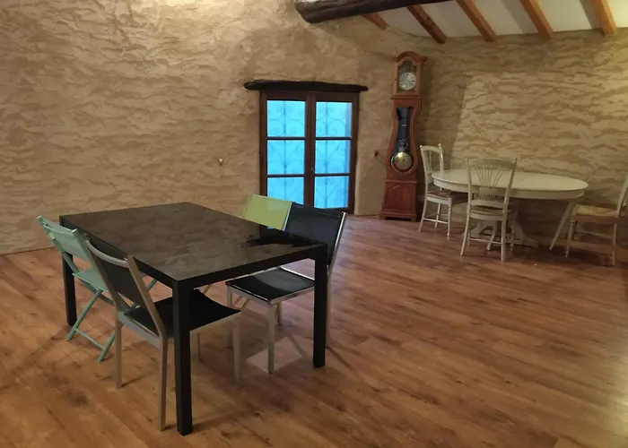 Proche Avignon Grande Maison De Village Au Calme Casa vacanze