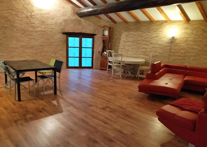 Proche Avignon Grande Maison De Village Au Calme Casa vacanze Saint-Laurent-des-Arbres